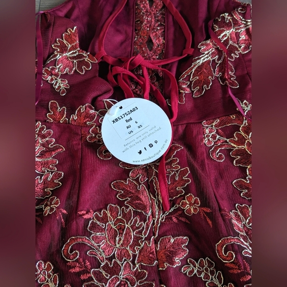✨ NWT ✨ RED DELICATE GOLD EMBELLISHMENT DETAIL DRESS - XS - Picture 10 of 11